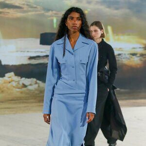 Lemaire LEMAIRE fall 2022 RTW runway Black Convertible Collar Fitted Shirt